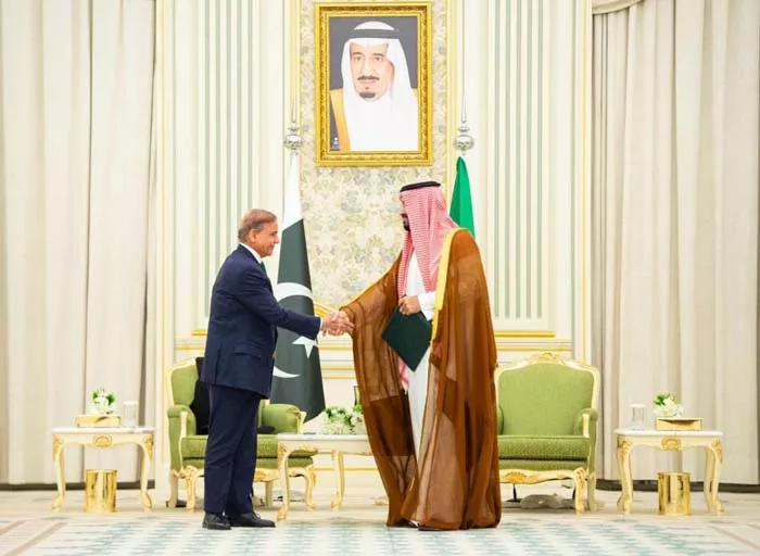 اجتماع ولي العهد السعودي ورئيس وزراء باكستان