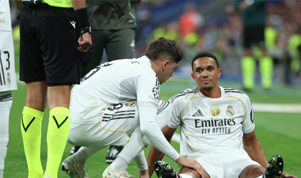 تشخيص أولي لإصابة أرنولد خلال مباراة ريال مدريد ومارسيليا