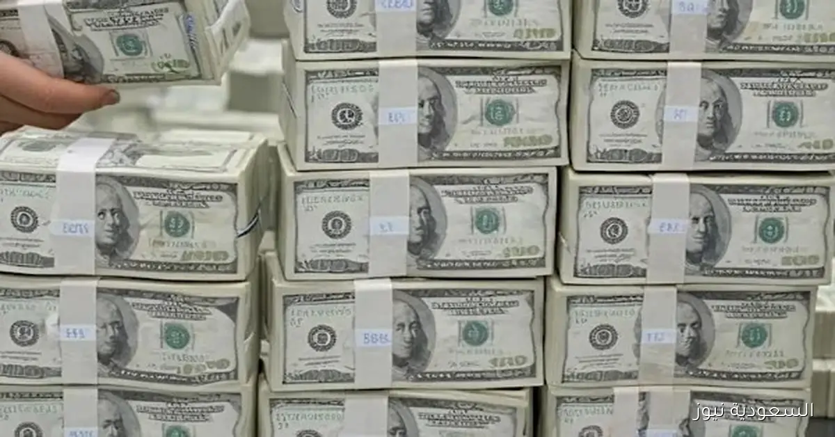 سعر الدولار مقابل الجنيه المصري في 10 بنوك