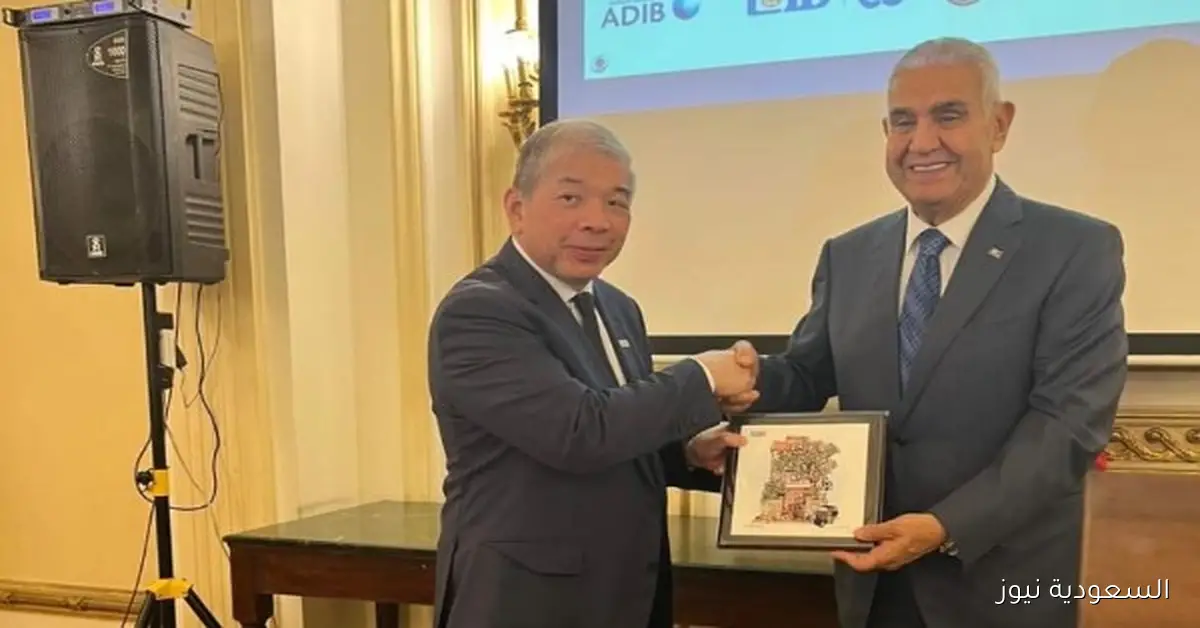 مائدة مستديرة تجمع جمعية رجال الأعمال المصريين مع اتحاد الأعمال السنغافوري