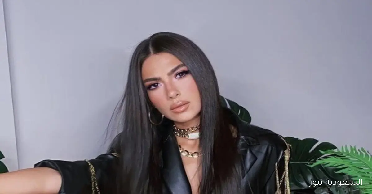 هدى المفتي تثير الجدل بإطلالة محجبة الرأس وعارية البطن