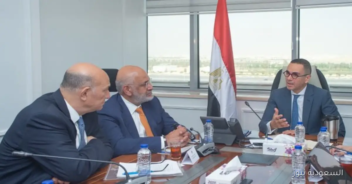 وزير الاستثمار يتباحث مع البنك الدولي لتعزيز التعاون الاقتصادي والإصلاحات الحالية