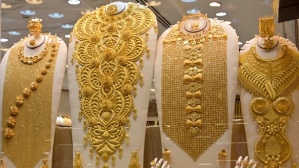 أسعار الذهب في مصر تبدأ اليوم الأربعاء بعد تراجع الأمس