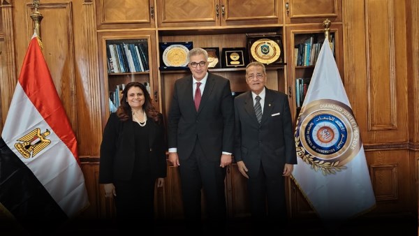 أمين الأعلى للجامعات يستقبل وزيرة الهجرة السابقة ويشارك في اجتماع لجنة قطاع الدراسات اللغوية