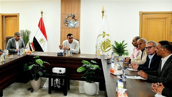 اجتماع وزير الإسكان في جهاز مدينة العبور الجديدة لمتابعة المشروعات التنفيذية