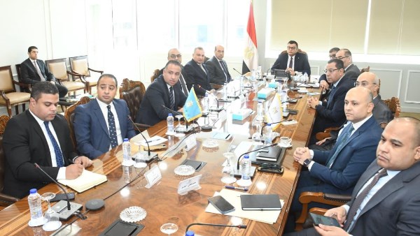 اجتماع وزير الإسكان لمناقشة تشغيل مشروع حدائق تلال الفسطاط
