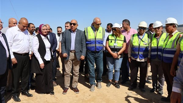 استعدادًا للتشغيل، وزير الكهرباء يزور أبراج عبور قناة السويس في مشروع الربط الكهربائي المصري السعودي