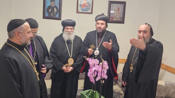 استقبال الأنبا أباكير للمطران مار يوحنا يعكس عمق المحبة بين الكنيستين القبطية والسريانية