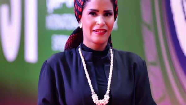 افتتاح المتحف المصري: لمياء أحمد راتب تسأل لماذا تهاجمون الفنانين عند مشاركتهم في أحداث مهمة؟