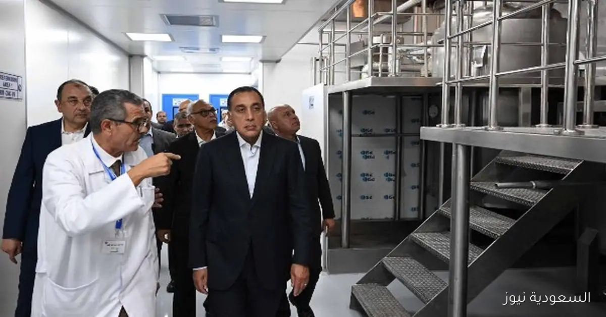 افتتاح رئيس الوزراء لمصنعي إنتاج الخامات الدوائية والمطهرات