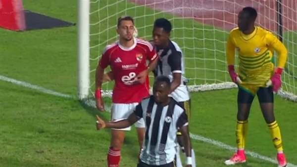 الأهلي يخطط لتقديم شكوى ضد حكم مباراة إيجل نوار البوروندي بسبب طرد جراديشار