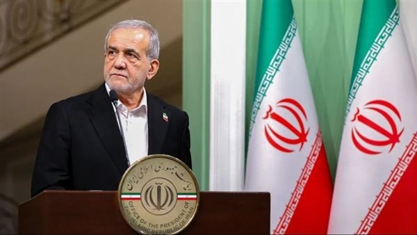 الرئيس الإيراني يؤكد: الغرب يسعى لتضييق التجارة الإيرانية من خلال تفعيل آلية الزناد