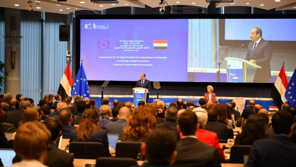 الرئيس السيسي يشارك في توقيع اتفاقيات لتعزيز التعاون بين مصر وأوروبا