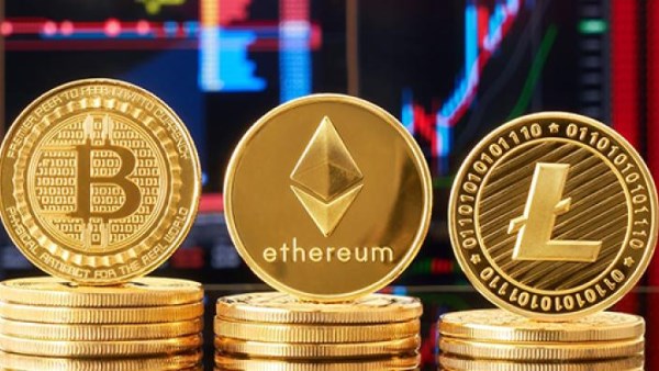 العملات الرقمية تشهد انتعاشاً مع تحسن الأسواق.. وبيتكوين تقترب من 111 ألف دولار