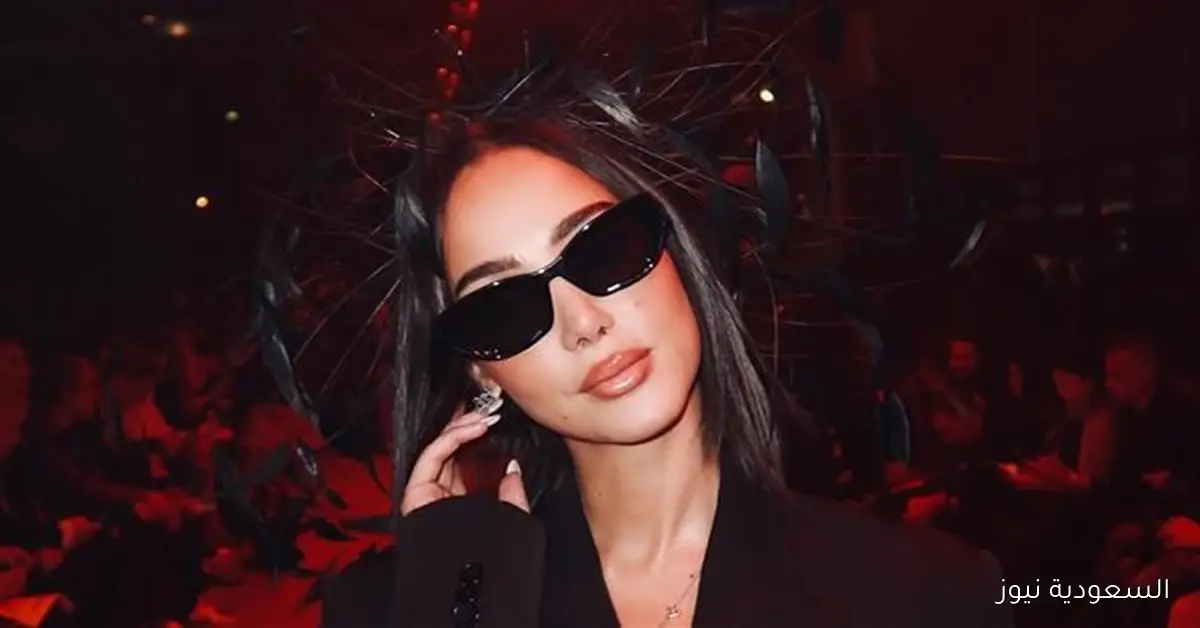 بسمة بوسيل تتألق بين نجمات الموضة في أسبوع باريس