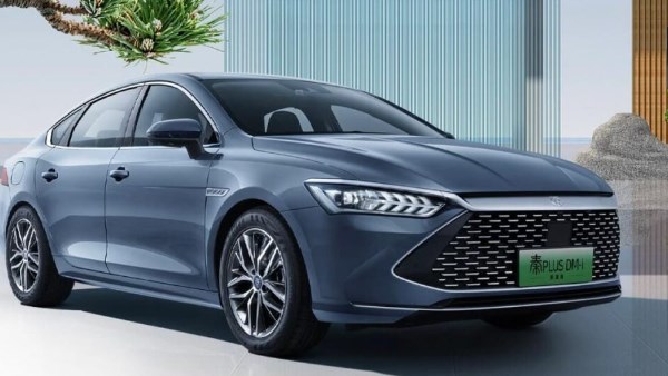 تراجع أسهم السيارات الكهربائية الصينية بسبب خسائر تسلا