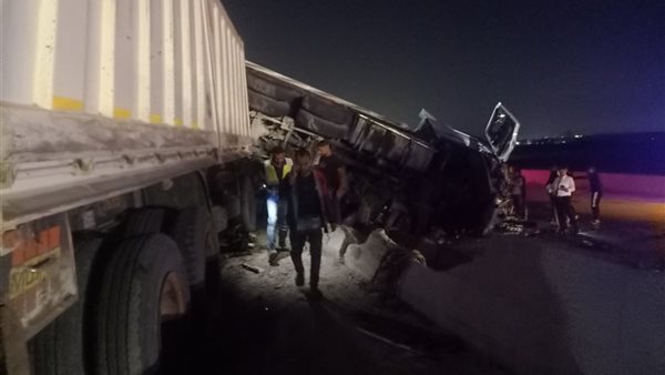 تصادم بين سيارات ملاكي وتريلا على طريق السويس: أسماء المصابين في الحادث