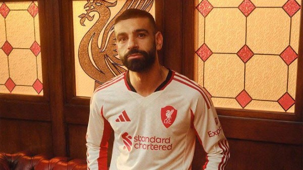 تييري هنري يؤكد دعم محمد صلاح: التحديات التي تواجه نجوم الفرق دائمًا