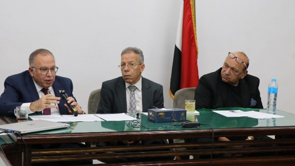 جريمة في حق المهنة.. تحذيرات من خبراء بشأن التوسع العشوائي في كليات الطب