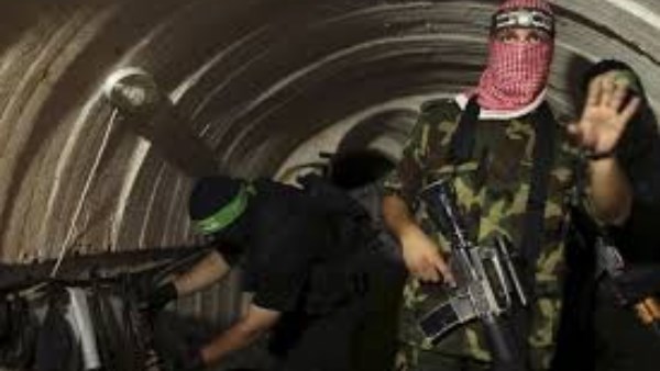 جندي إسرائيلي محرَّر من غزة يكشف: حماس وفّرت لي وسائل العبادة داخل الأنفاق