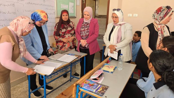 رئيس الإدارة المركزية للتعليم العام تتابع سير التقييمات في المدارس