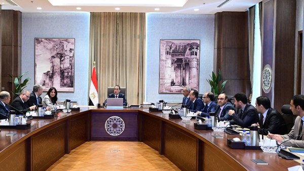 رئيس الوزراء يطلع على آخر مستجدات المبادرة الرئاسية “حياة كريمة”