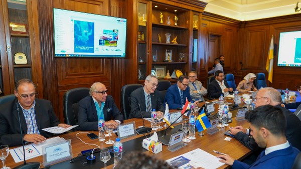 رجال أعمال إسكندرية وسفير السويد يناقشون سبل تعزيز التعاون الاقتصادي