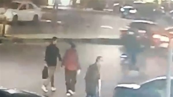 شاب يتعرض لسرقة شنطته أثناء بحثه عن قاعة خطوبة في مدينة نصر