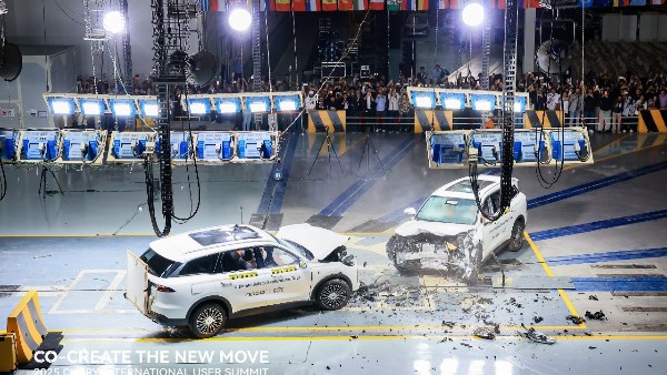 شيري تطلق تحدي السلامة القصوى مع اختبار التصادم الجانبي لسيارة TIGGO9‎‏