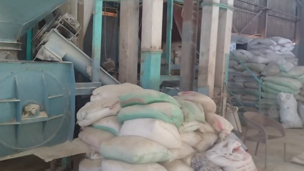 ضبط أكثر من 50 طن من الأعلاف المغشوشة ومنتهية الصلاحية في الغربية