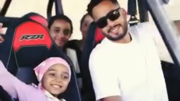 عصام السقا يحقق أمنية طفلة مصابة بالسرطان