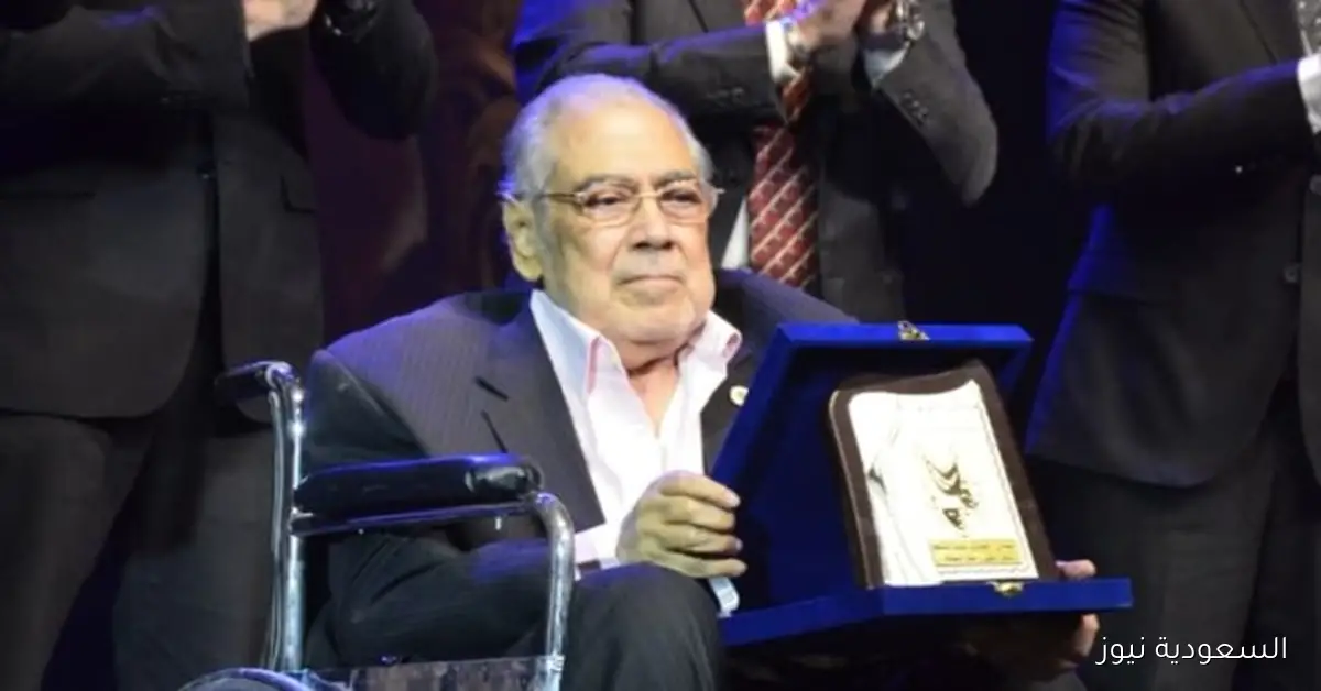 على كرسي متحرك، صبري عبدالمنعم يبكي: شكرًا على تكريمي قبل الرحيل