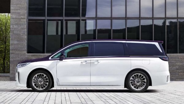 فويا دريم 2025: مساحة عائلية وأداء كهربائي مميز