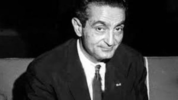 فى ذكراه.. زواج المخرج أحمد بدرخان من ثلاث فنانات