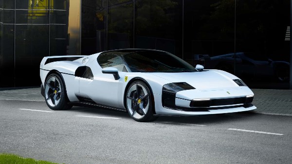 فيراري SC40.. قصة إصدار فريد من العلامة الإيطالية