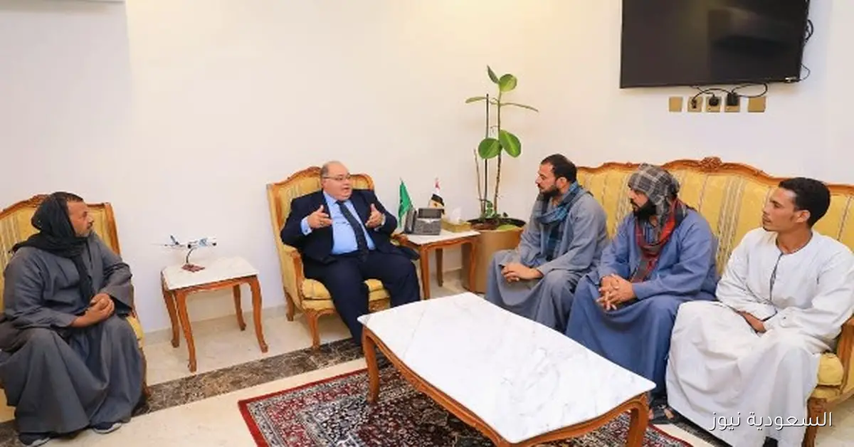 قنصل مصر في الرياض يرحب بأسرة المصري الذي توفي في حادث انحراف مركبة أمنية