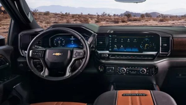 لماذا تواصل شاحنات شيفروليه استخدام الفتيس العمودي في بعض الطرازات؟