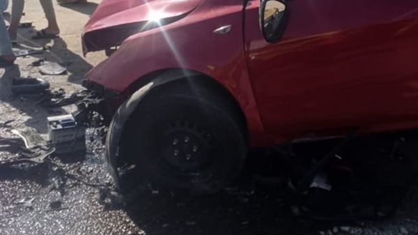 مصرع شخص وإصابة 3 آخرين في حادث تصادم سيارة ملاكي بالرصيف في أكتوبر