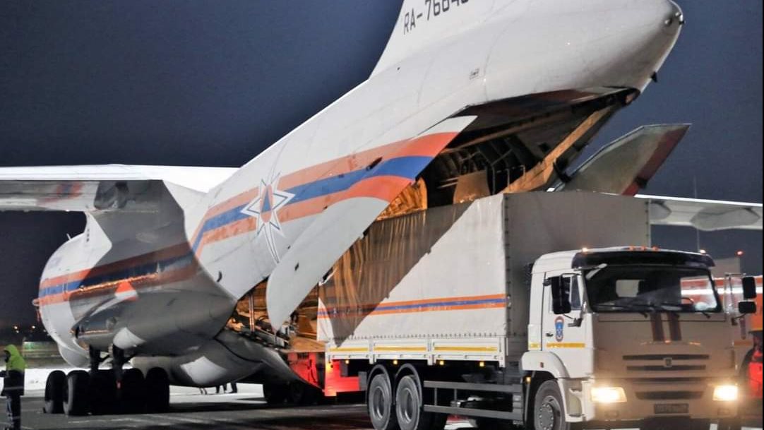 مطار العريش يستقبل طائرة مساعدات سعودية لدعم الفلسطينيين في غزة