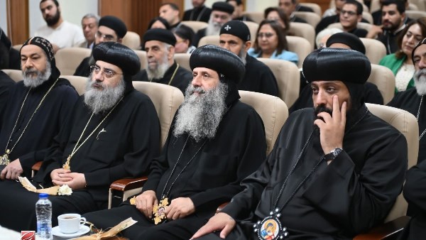 مناقشة رسالة ماجستير بإكليريكية الأنبا رويس بحضور عدد من الأساقفة