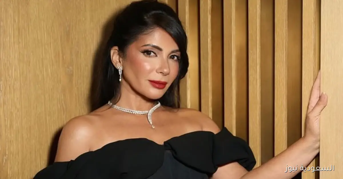 مني ذكي تتألق بإطلالة ساحرة