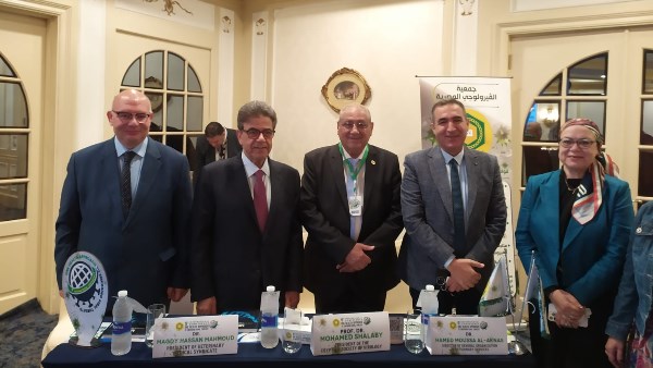 نقيب البيطريين يقدم نصائح لمواجهة التهديدات الفيروسية العالمية