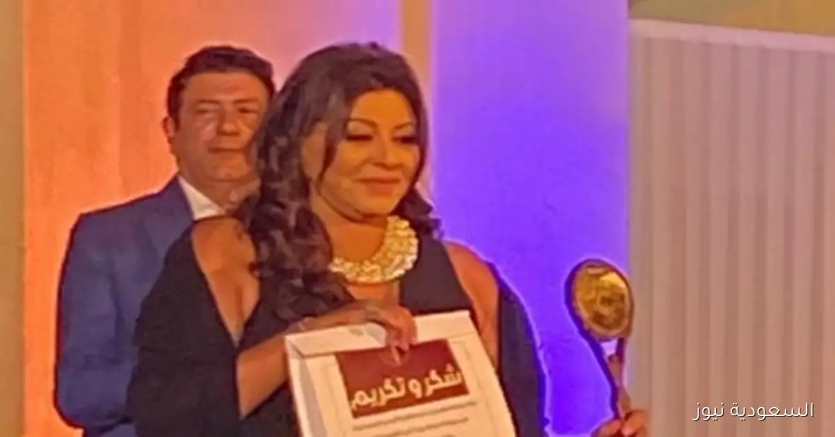 هالة صدقي ت dedicates تكريمها في مهرجان المونودراما لسمير غانم