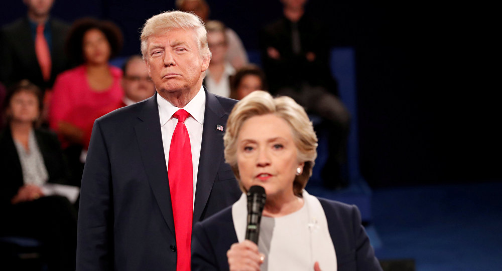 هيلاري كلينتون تهاجم ترامب بسبب بناء قاعة رقص في البيت الأبيض