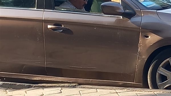 والد البلوجر هدير عبد الرازق يدعمها أمام قسم شرطة الطالبية