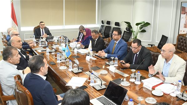 وزير الإسكان يجتمع مع مسؤولي شركة HDP لمناقشة مبيعات وتسويق المشروعات في المدن الجديدة