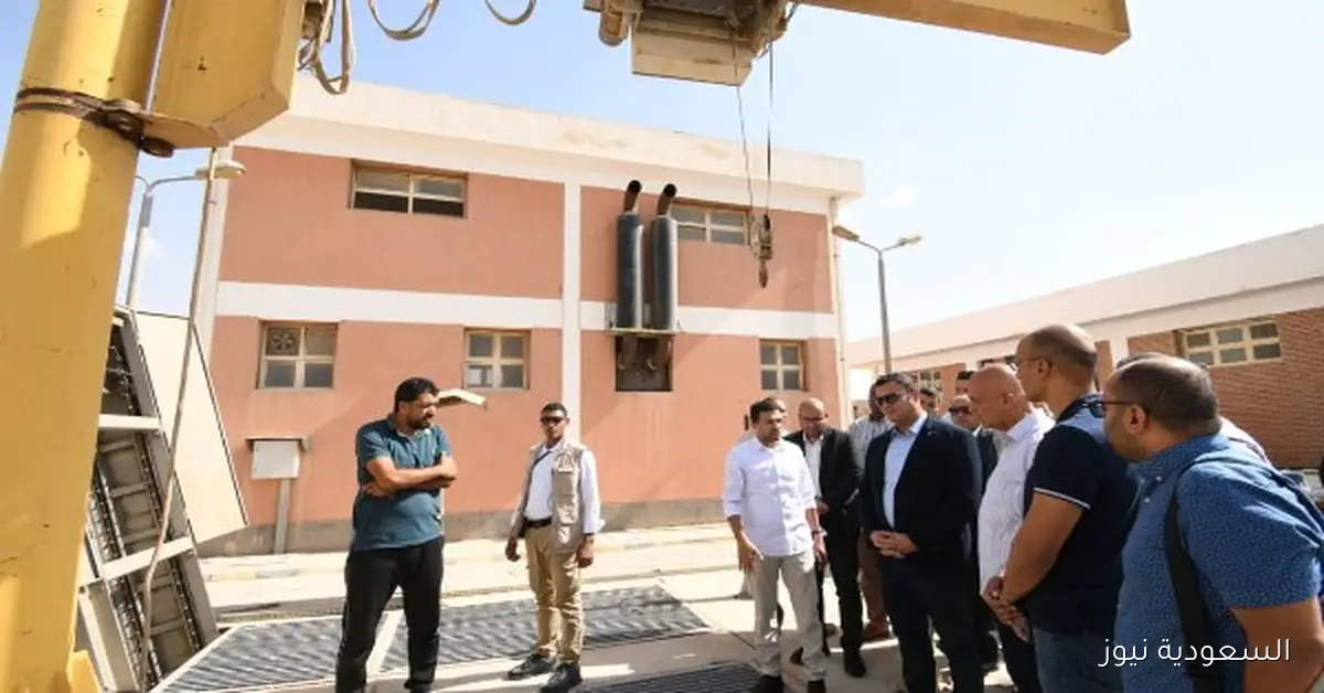 وزير الإسكان يزور محطة رفع صرف صحي ابني بيتك 5 في حدائق أكتوبر