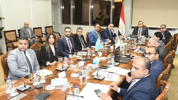 وزير الإسكان يواصل متابعة فرص الاستثمار في المدن الجديدة لتعزيز الموارد والإيرادات