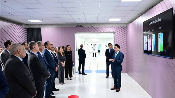 وزير الاتصالات يعلن عن افتتاح مصنع أوبو في مصر وتوفير 2000 فرصة عمل