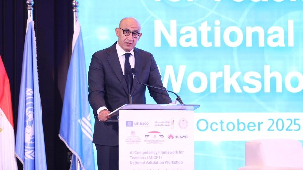 وزير التعليم يعلن بدء تدريس مناهج الذكاء الاصطناعي لتأهيل جيل رقمي للمستقبل